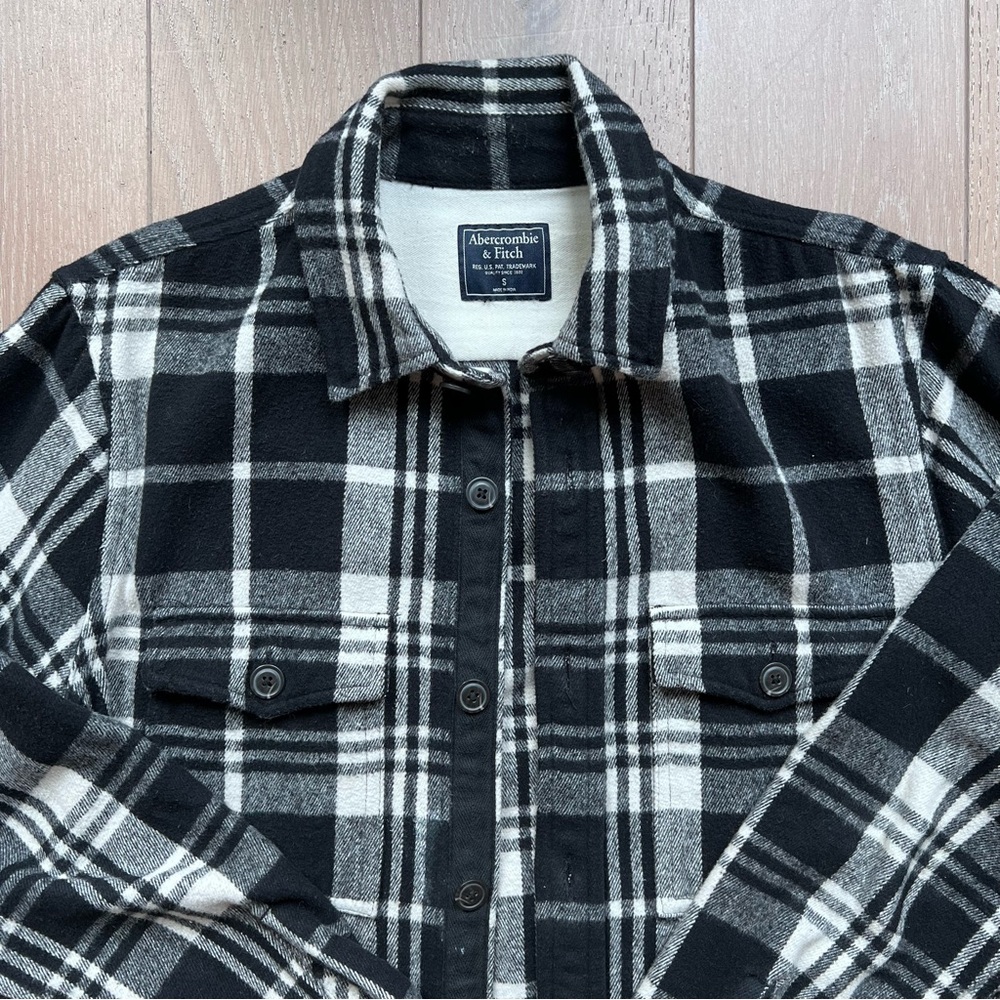 Abercrombie & Fitch Black and White Checkered Shirt Jacket - Picture 2 of 3